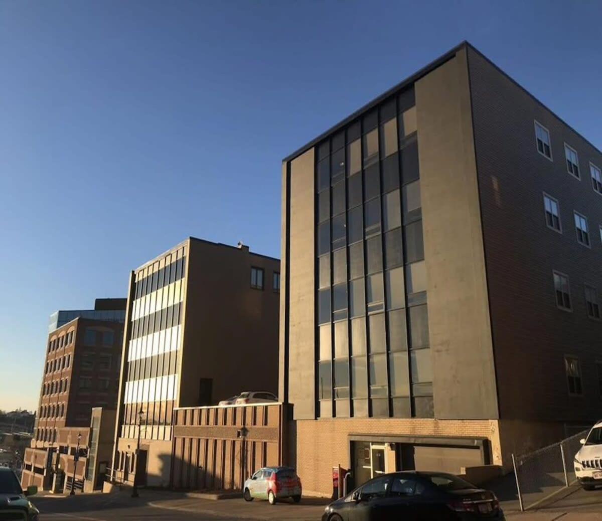 Bright Cozy Condo The Heart Of Uptown 2Bed Coffee & Tea Saint John Exterior photo