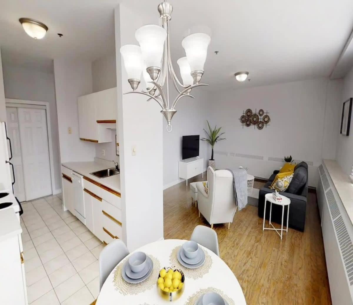Bright Cozy Condo The Heart Of Uptown 2Bed Coffee & Tea Saint John Exterior photo